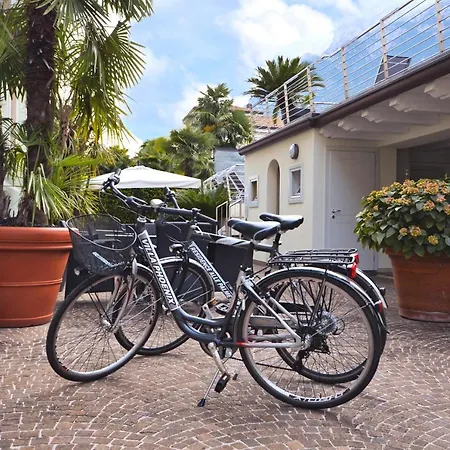 Alle Palme Apartmanhotel 2*