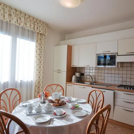 Apartmanhotel Alle Palme Riva del Garda